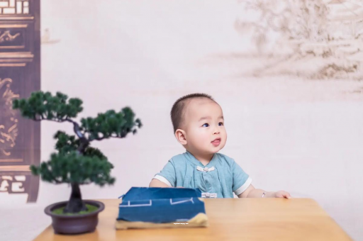 江门八个月宝宝可以吃盐吗